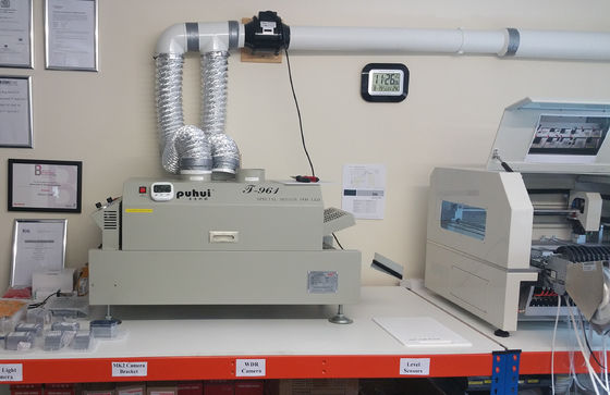 اجاق گاز لحیم کاری T961 مادون قرمز SMT Reflow 3.5kw 230 * 730mm لحیم کاری Puhui T-961